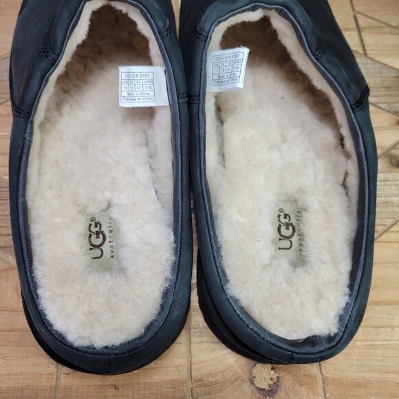 UGG Classic Clogs Men's 13 Smooth Black Leather Sheepskin Slip-On Slippers. - Picture 10 of 16
